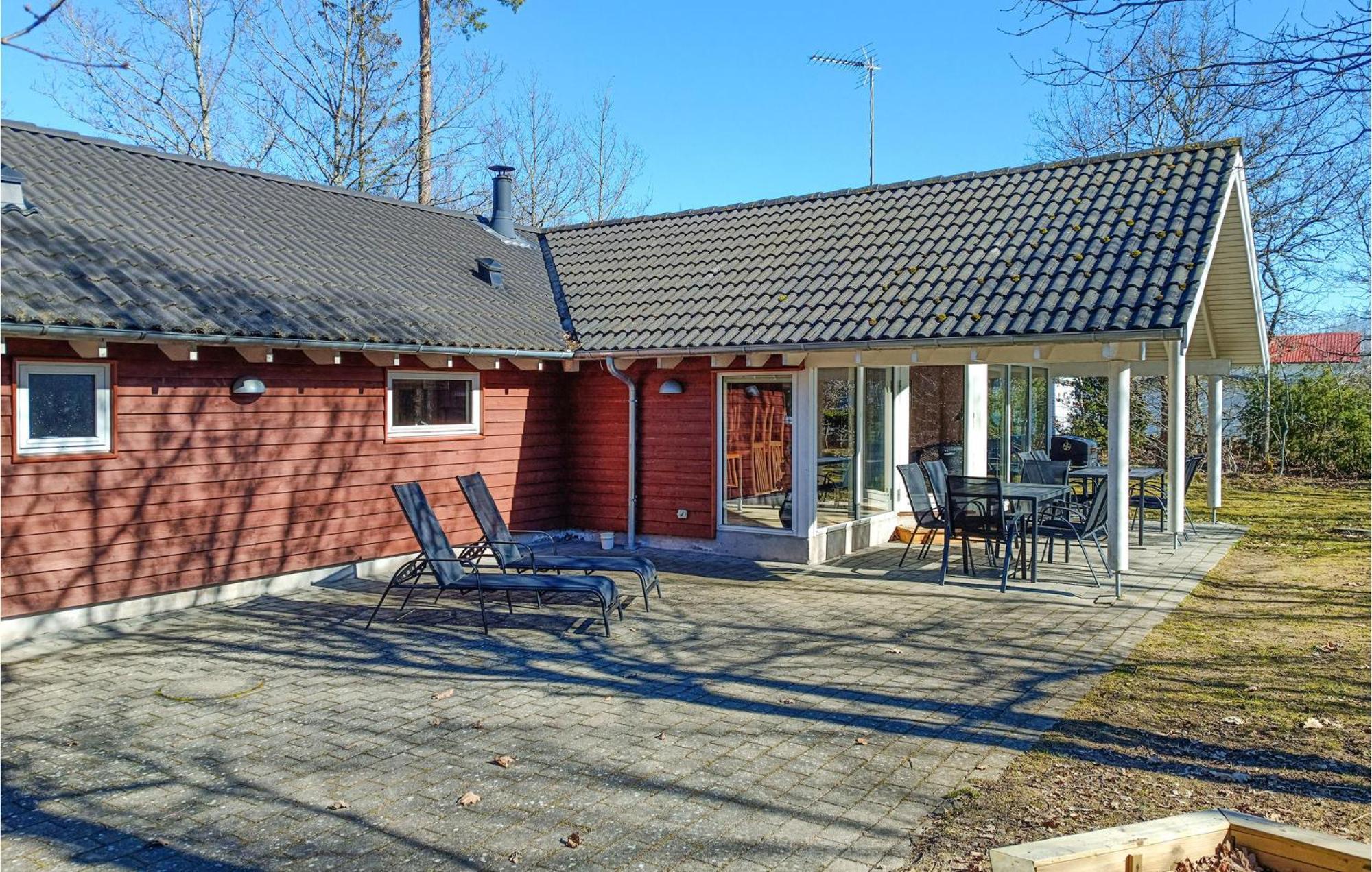 Beautiful Home In Koepingsvik With Kitchen Екстериор снимка