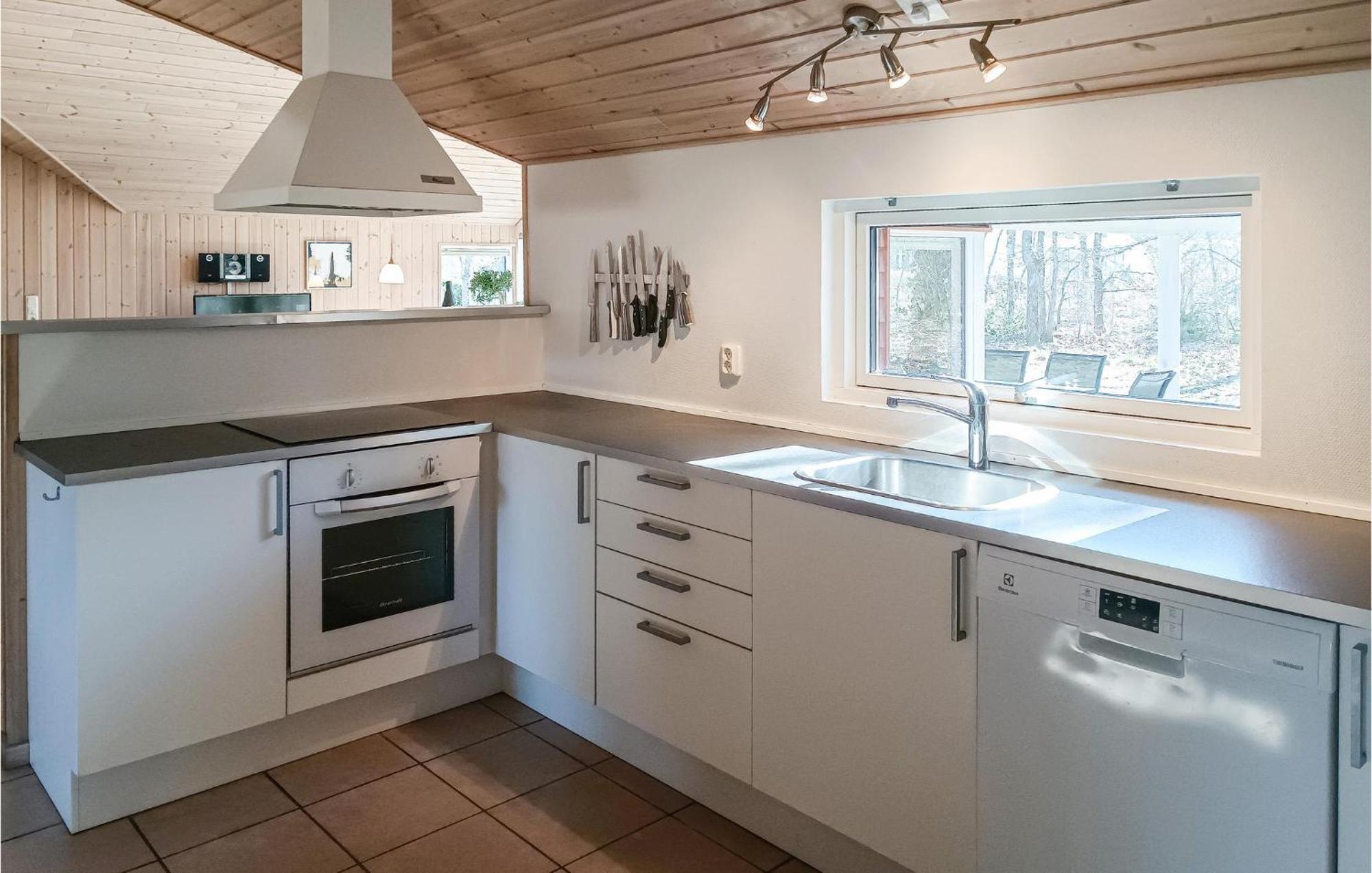 Beautiful Home In Koepingsvik With Kitchen Екстериор снимка